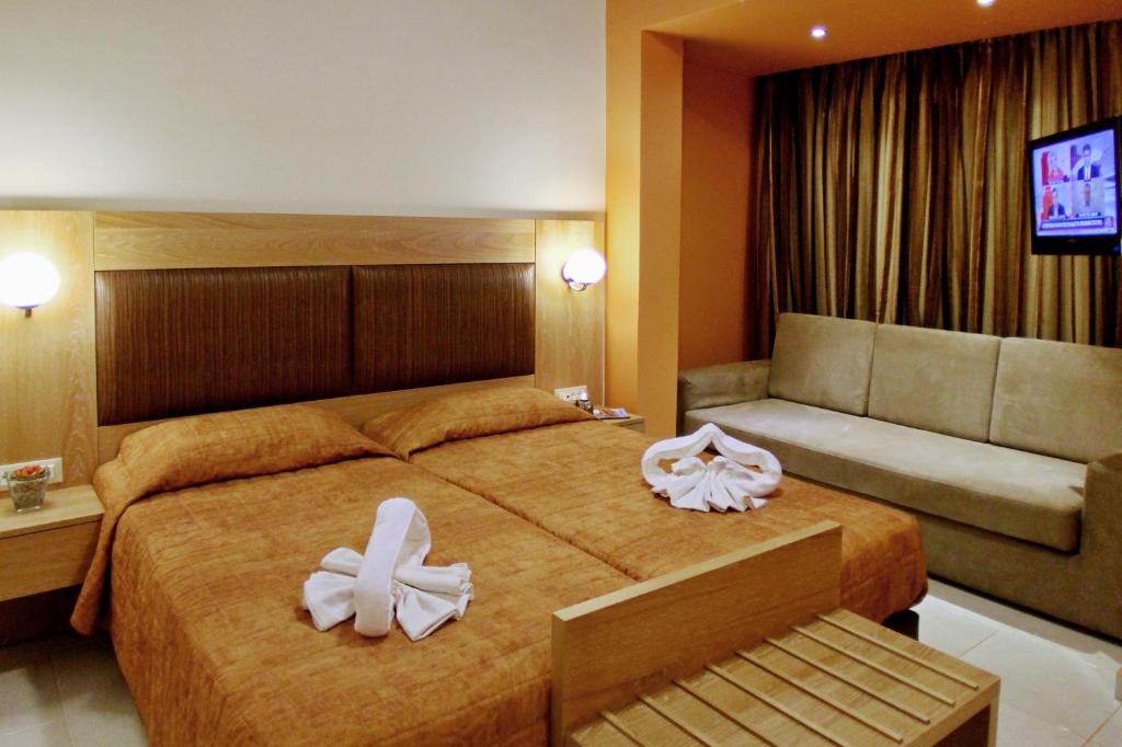 Bella Elena Apartments