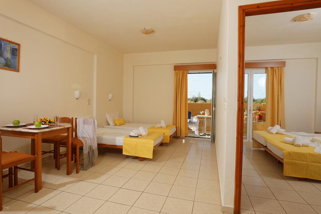 Danelis Studios & Apartments