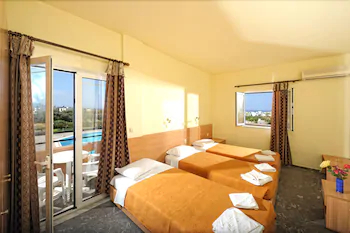 Frixos Hotel & Apartments