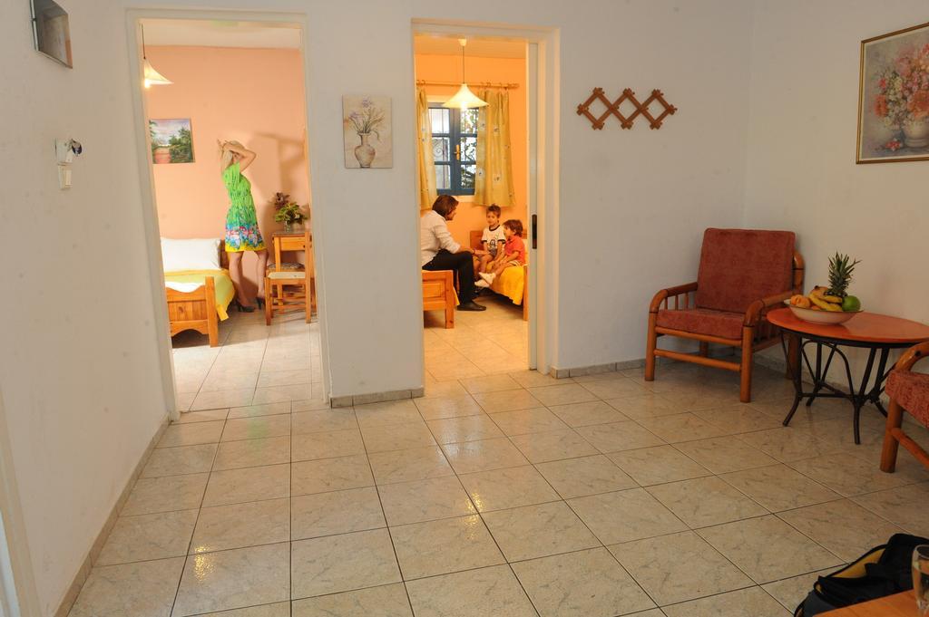 Kastro Beach Apartments