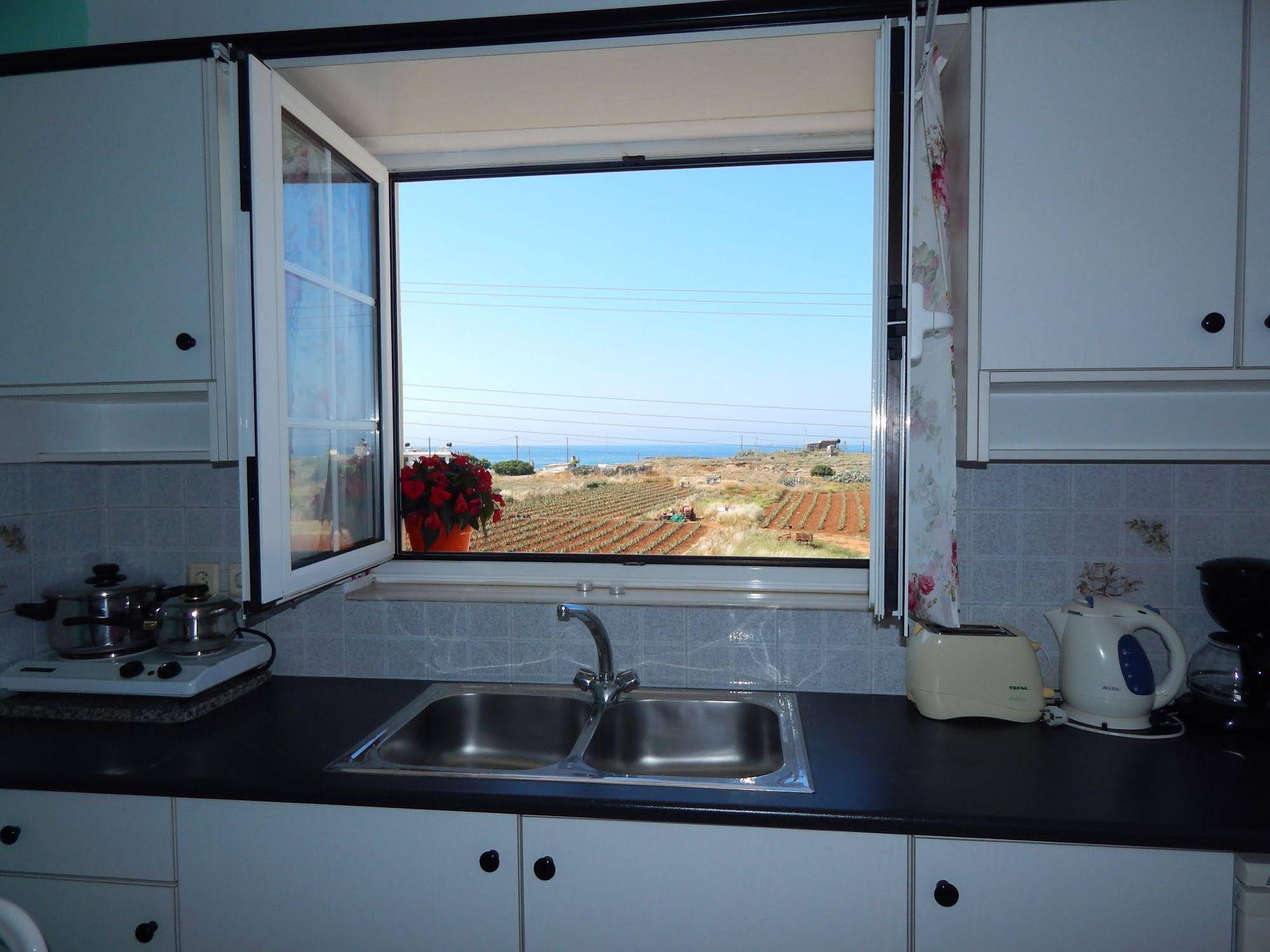 Malia Star Apartments & Taverna
