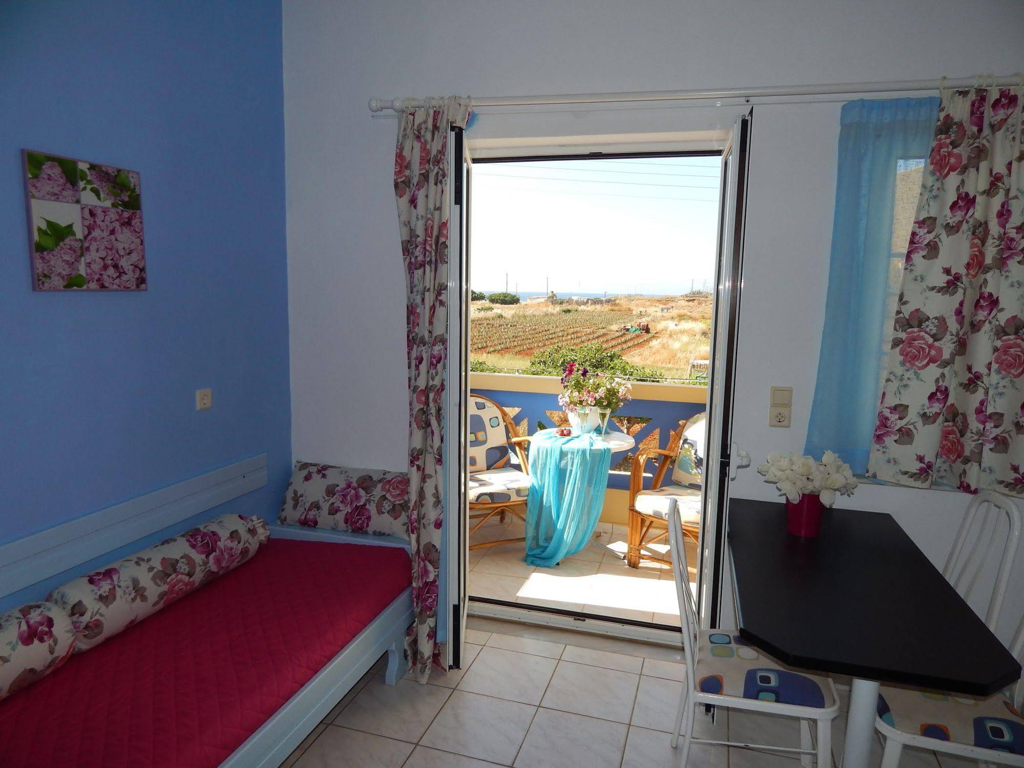 Malia Star Apartments & Taverna