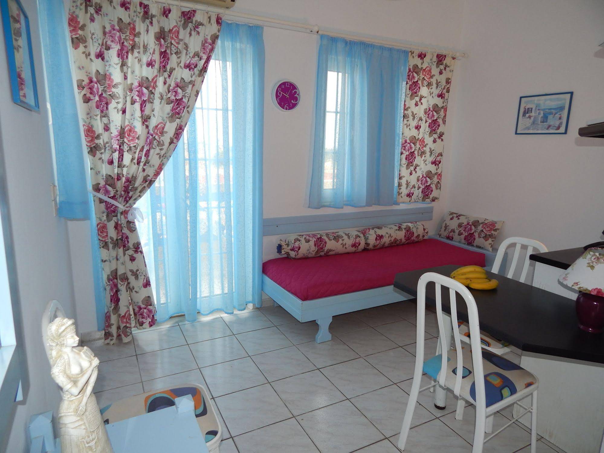 Malia Star Apartments & Taverna