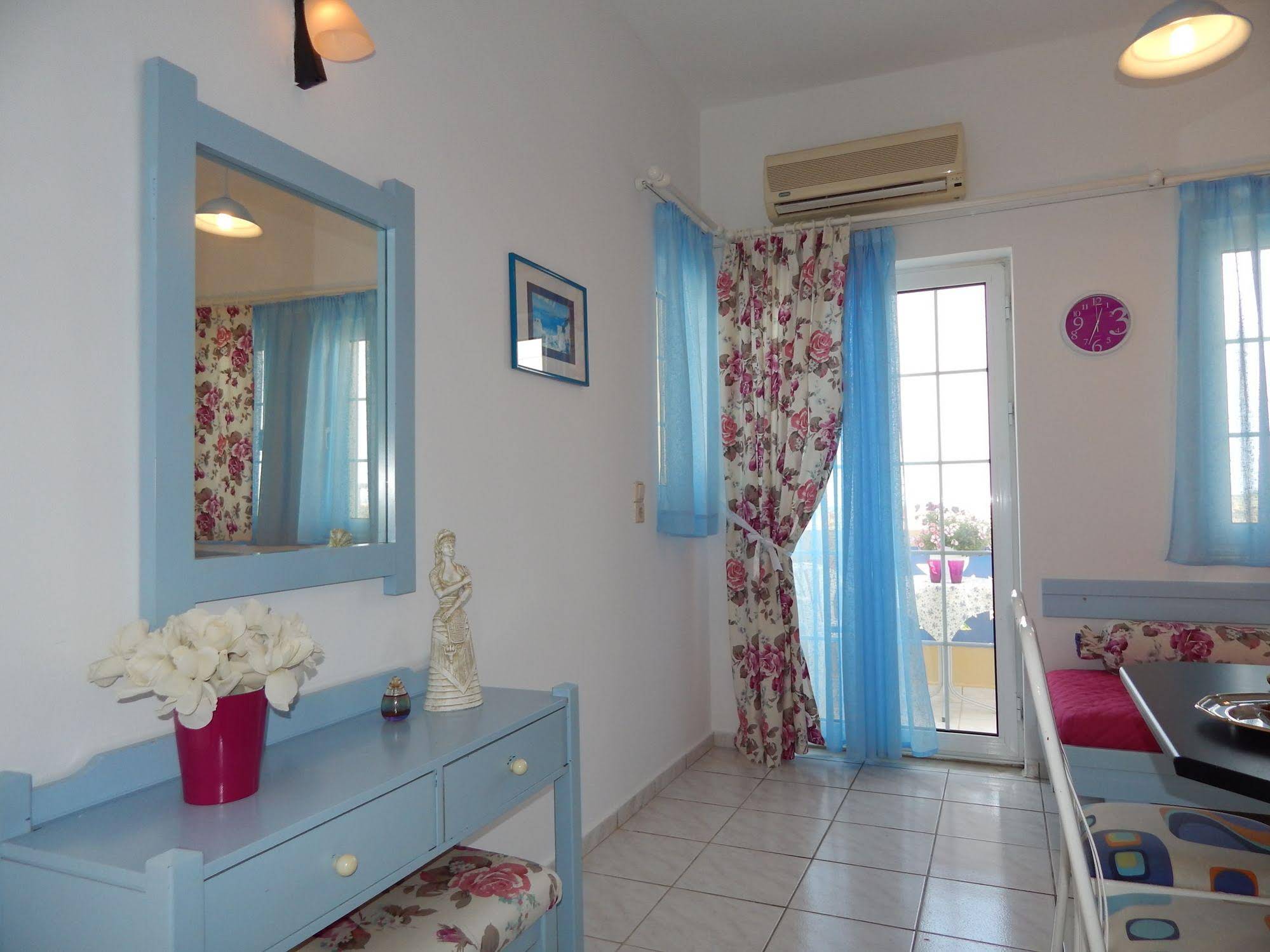 Malia Star Apartments & Taverna
