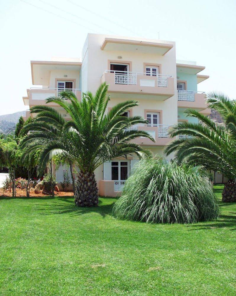 Manolis Apartments
