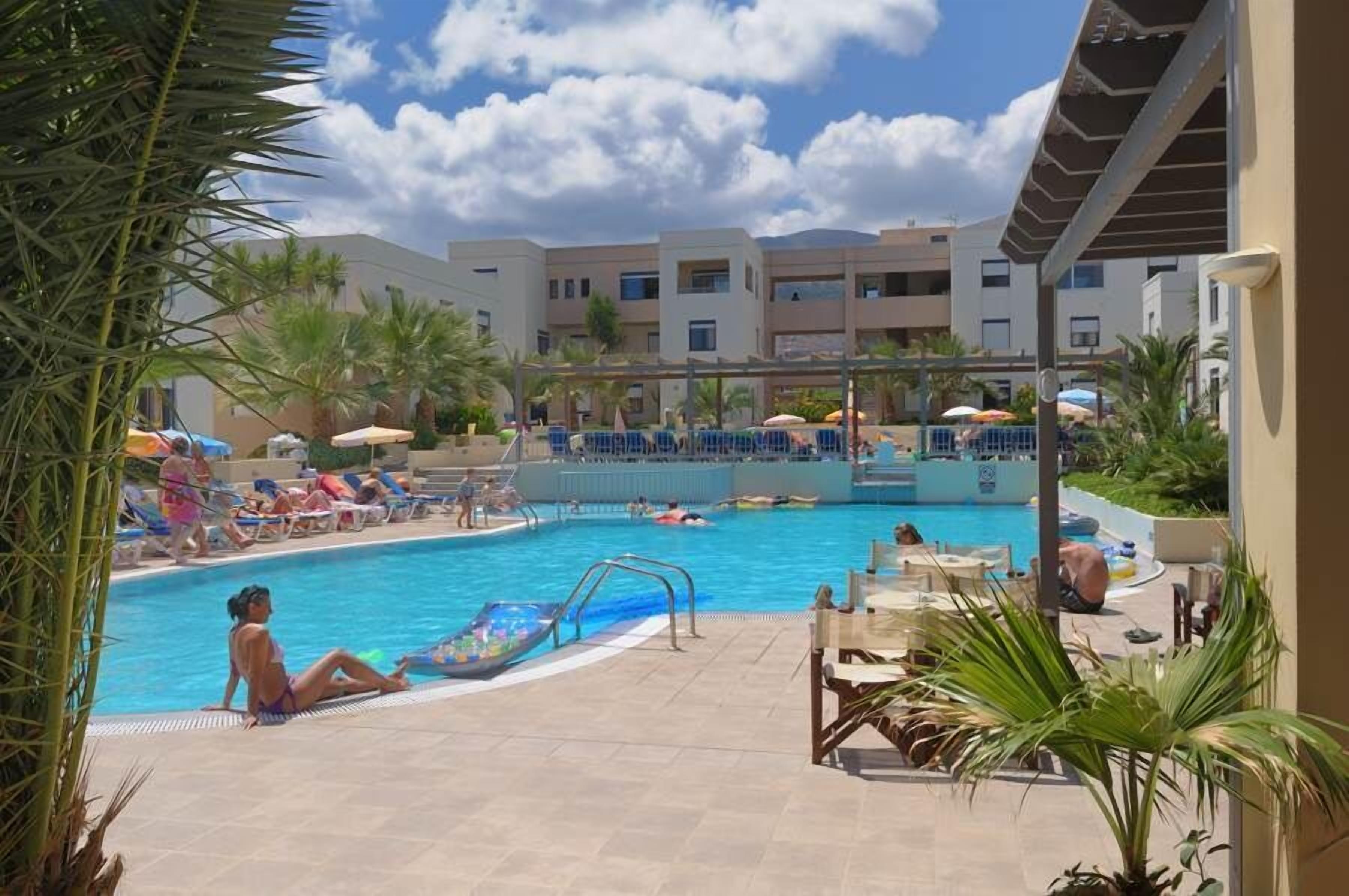 Meropi Hotel & Apartments