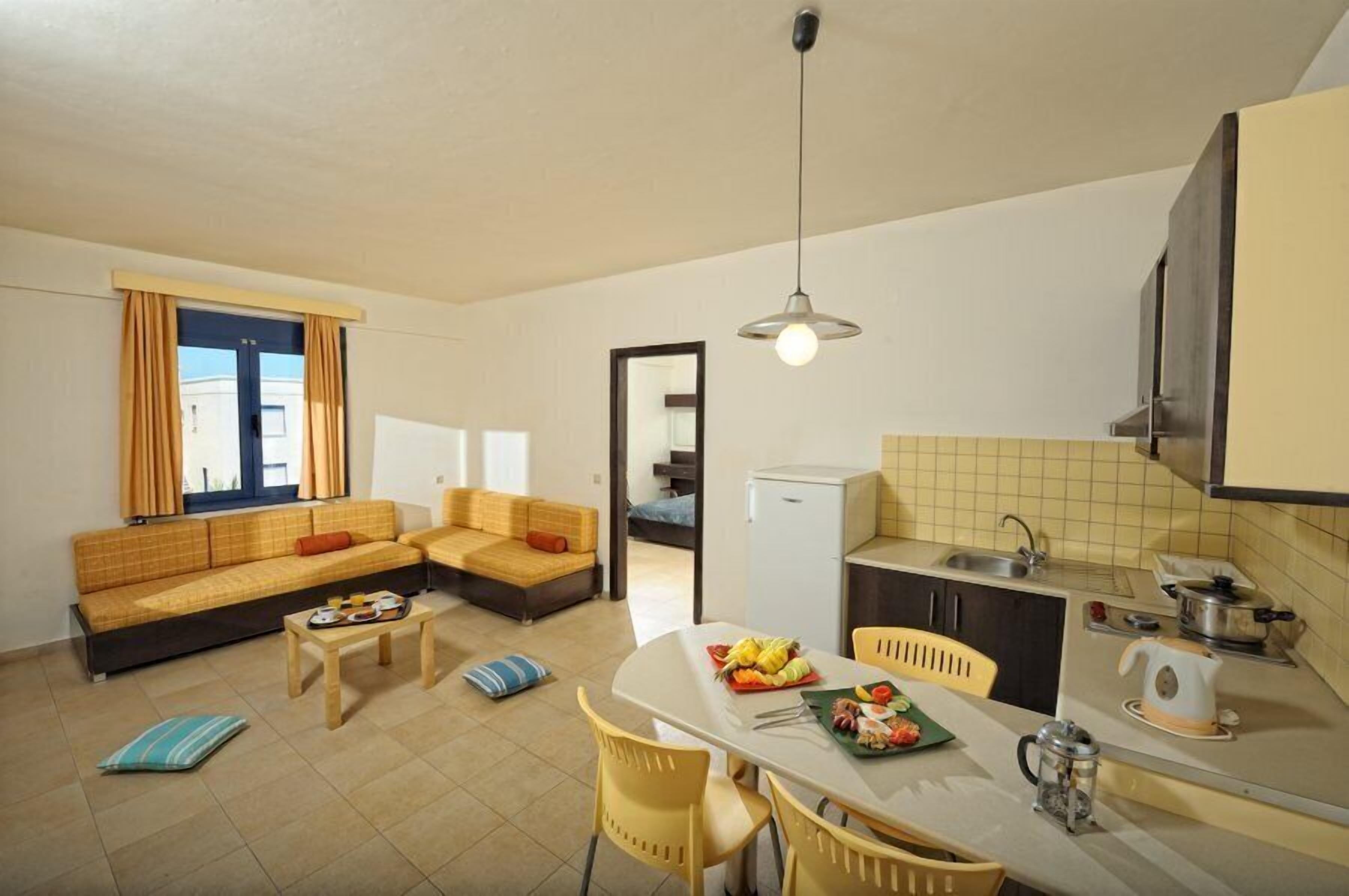Meropi Hotel & Apartments