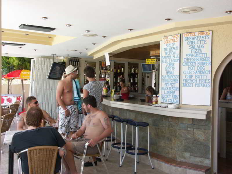 Nikos Hotel