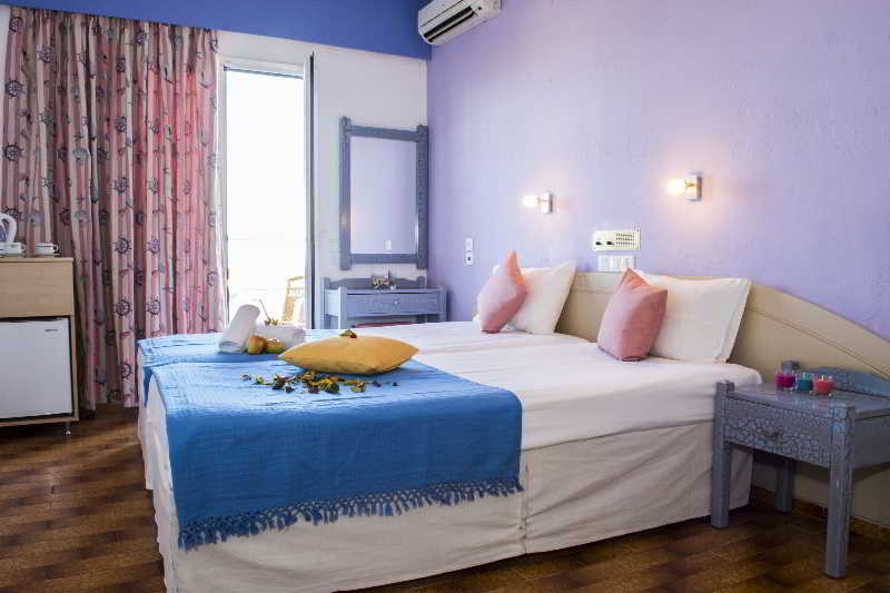 Nikos Hotel