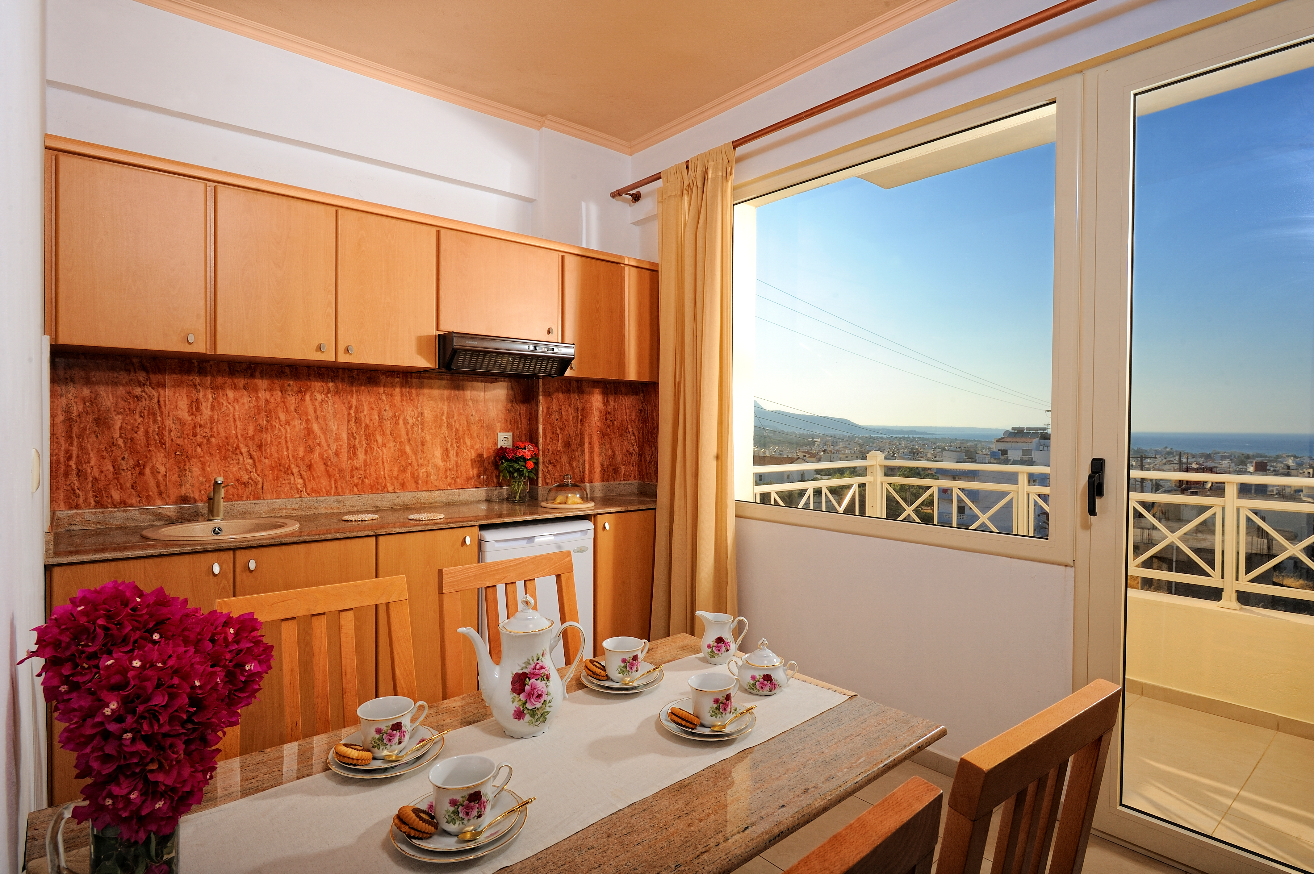 Notos Heights Hotel & Suites