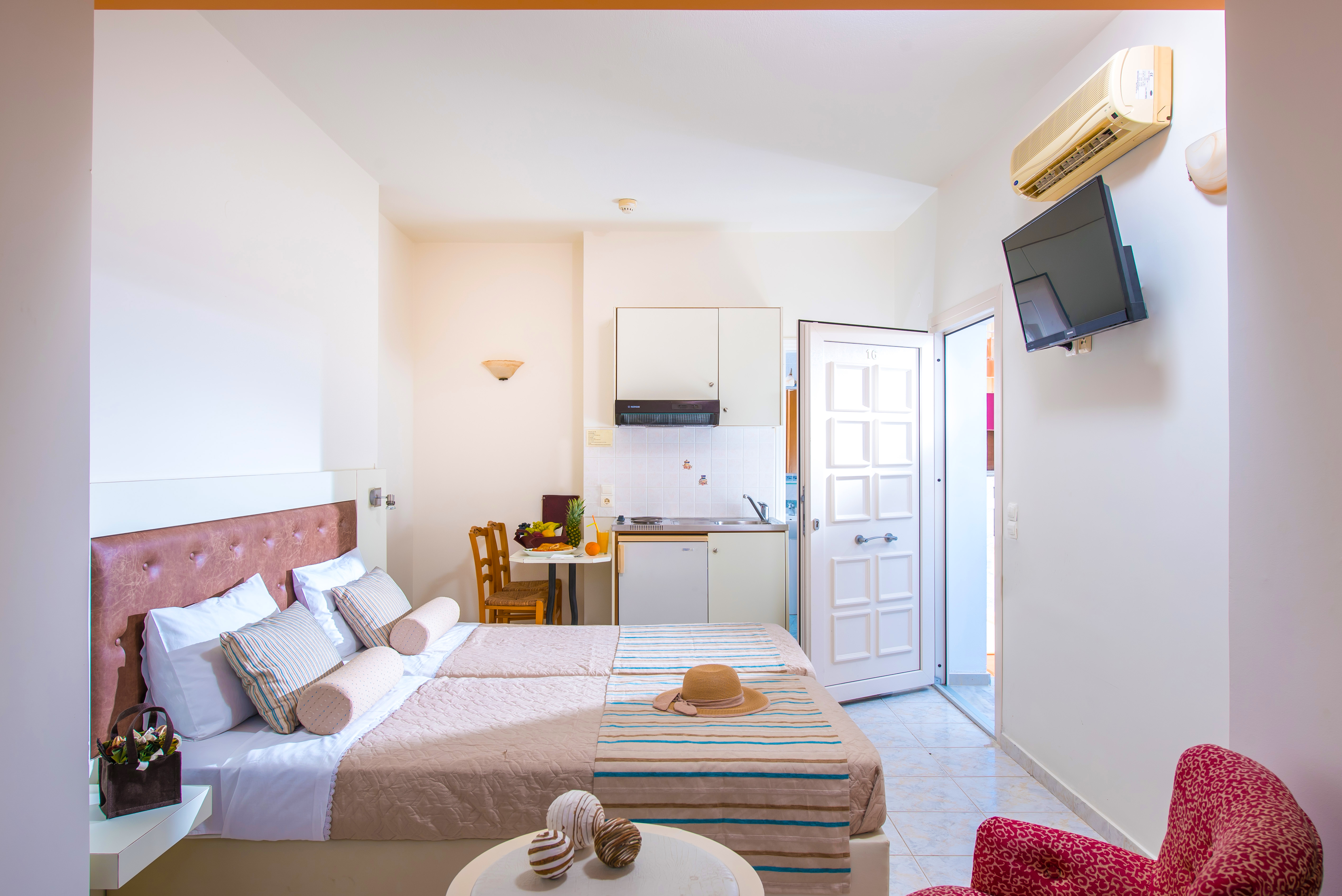 Irida Hotel Apartments