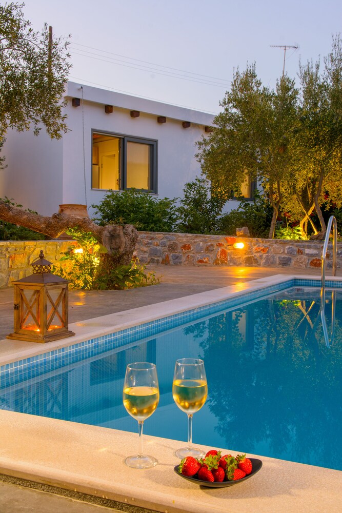 Villa Douloumi