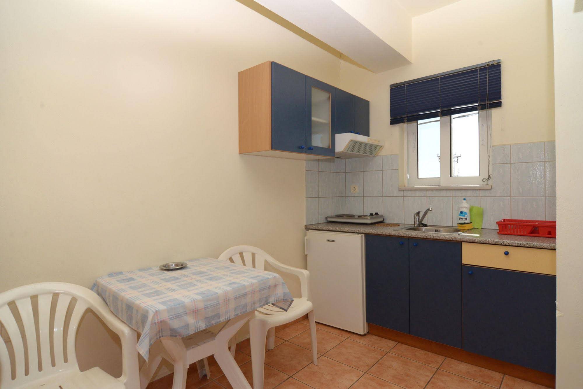 Katerina Rooms Agii Apostoli