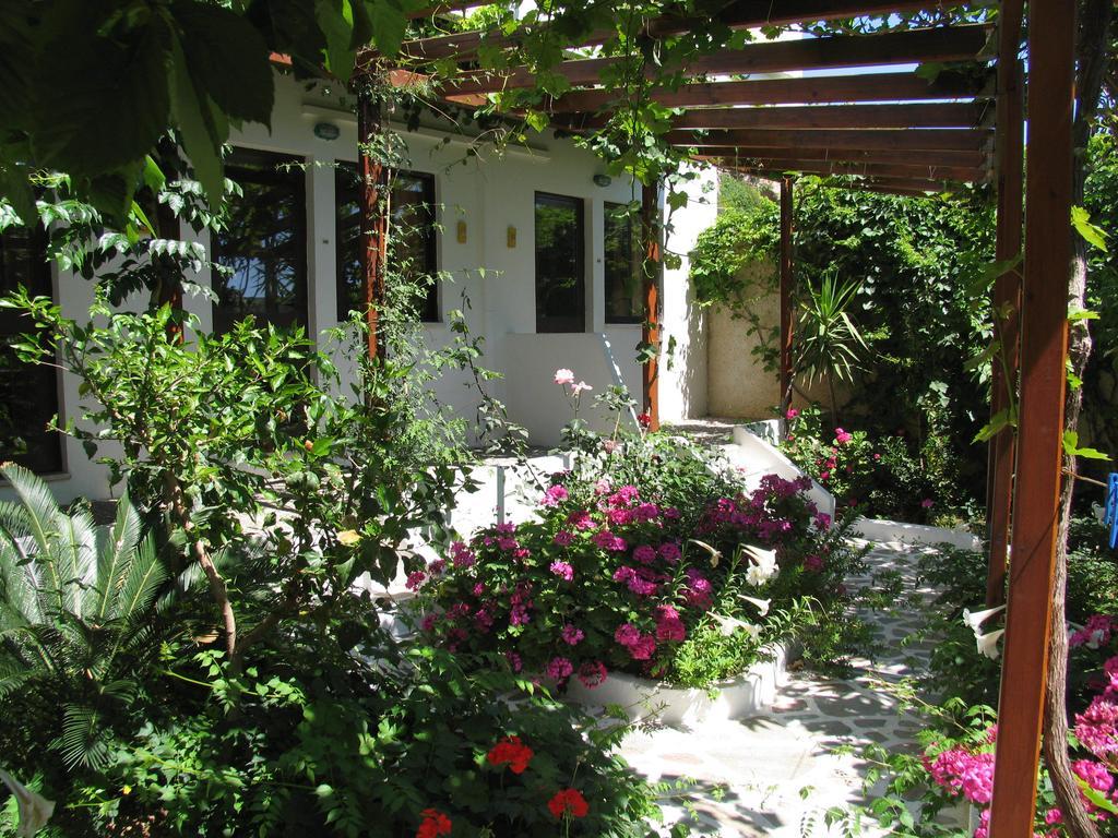 Aris Hotel