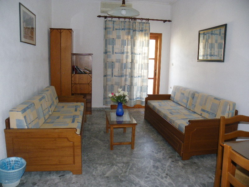 Filoxenia Studios and Apartments