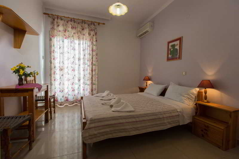 Filoxenia Studios and Apartments