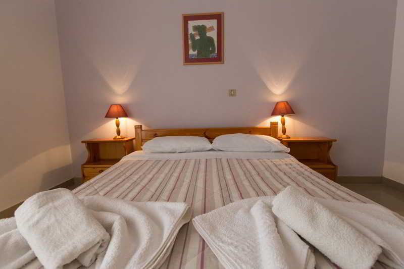 Filoxenia Studios and Apartments