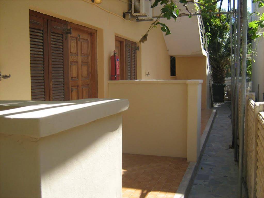 Stelios Rooms