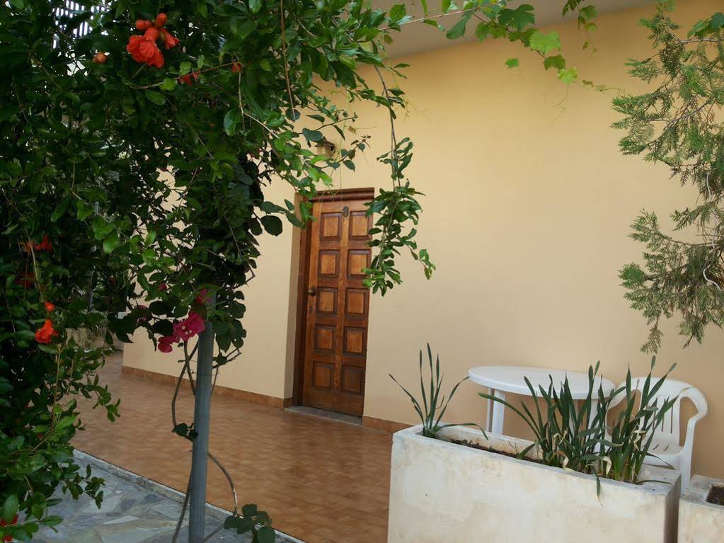 Stelios Rooms