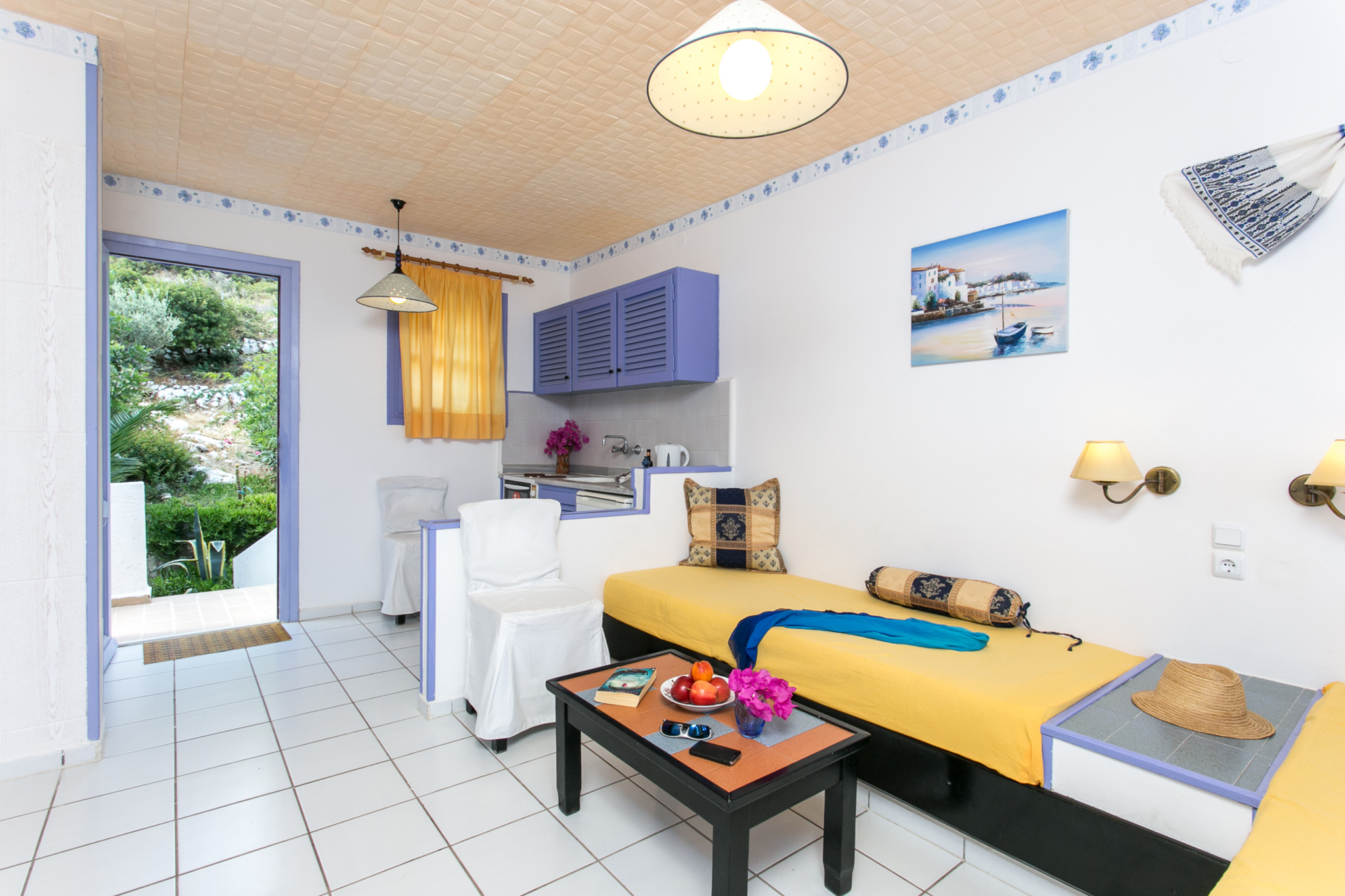 Art Hotel Korifi Suites