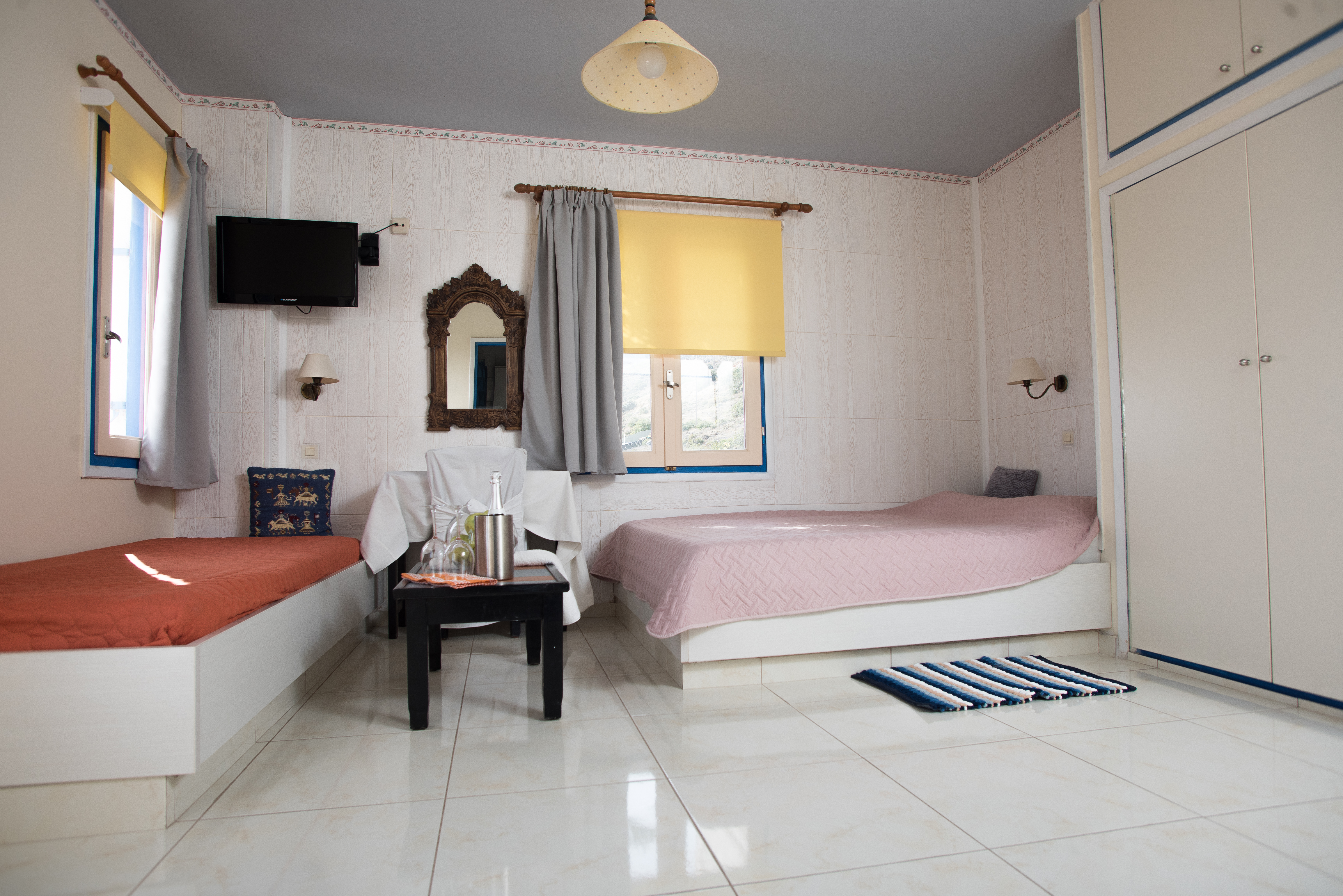 Art Hotel Korifi Suites