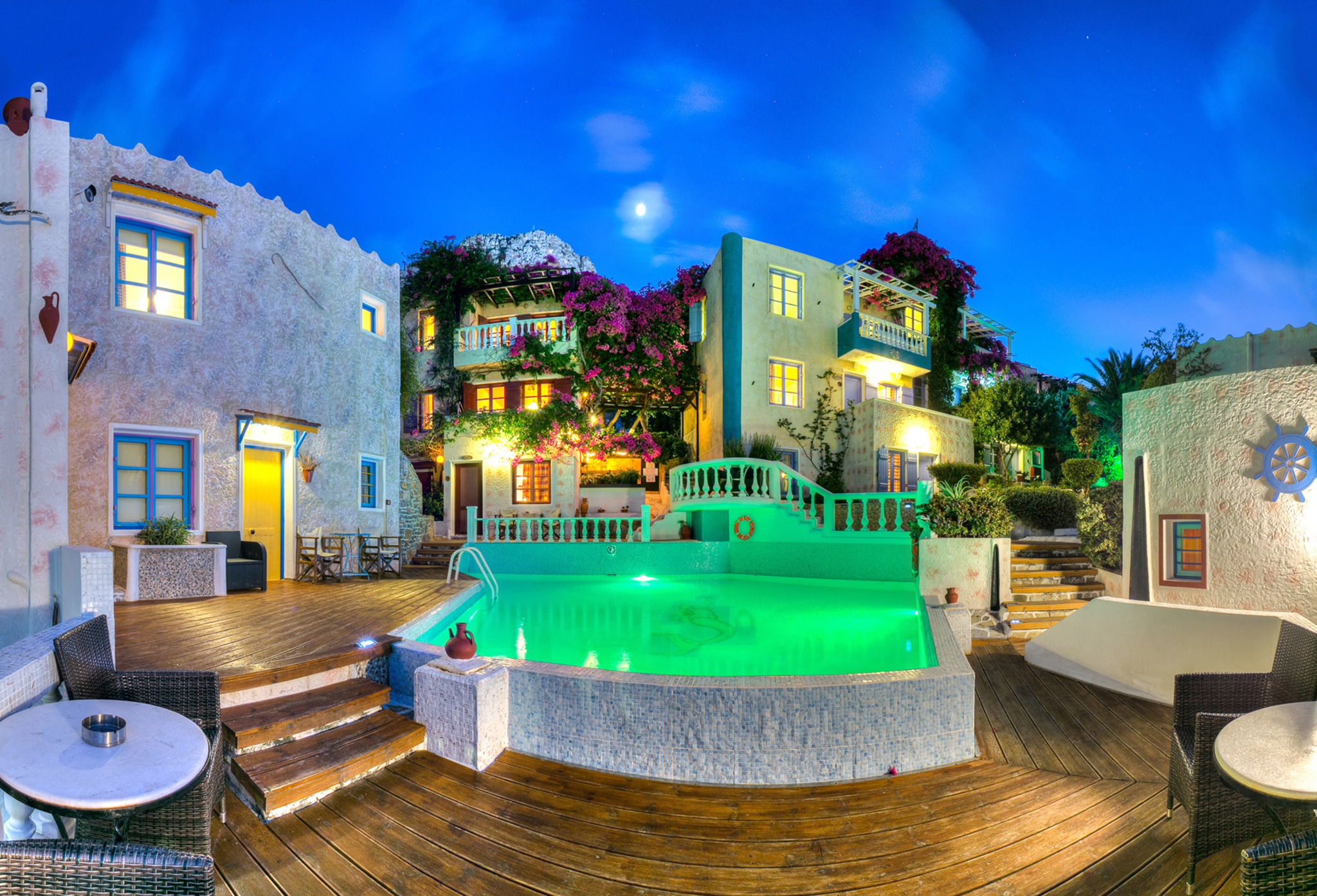 Art Hotel Korifi Suites