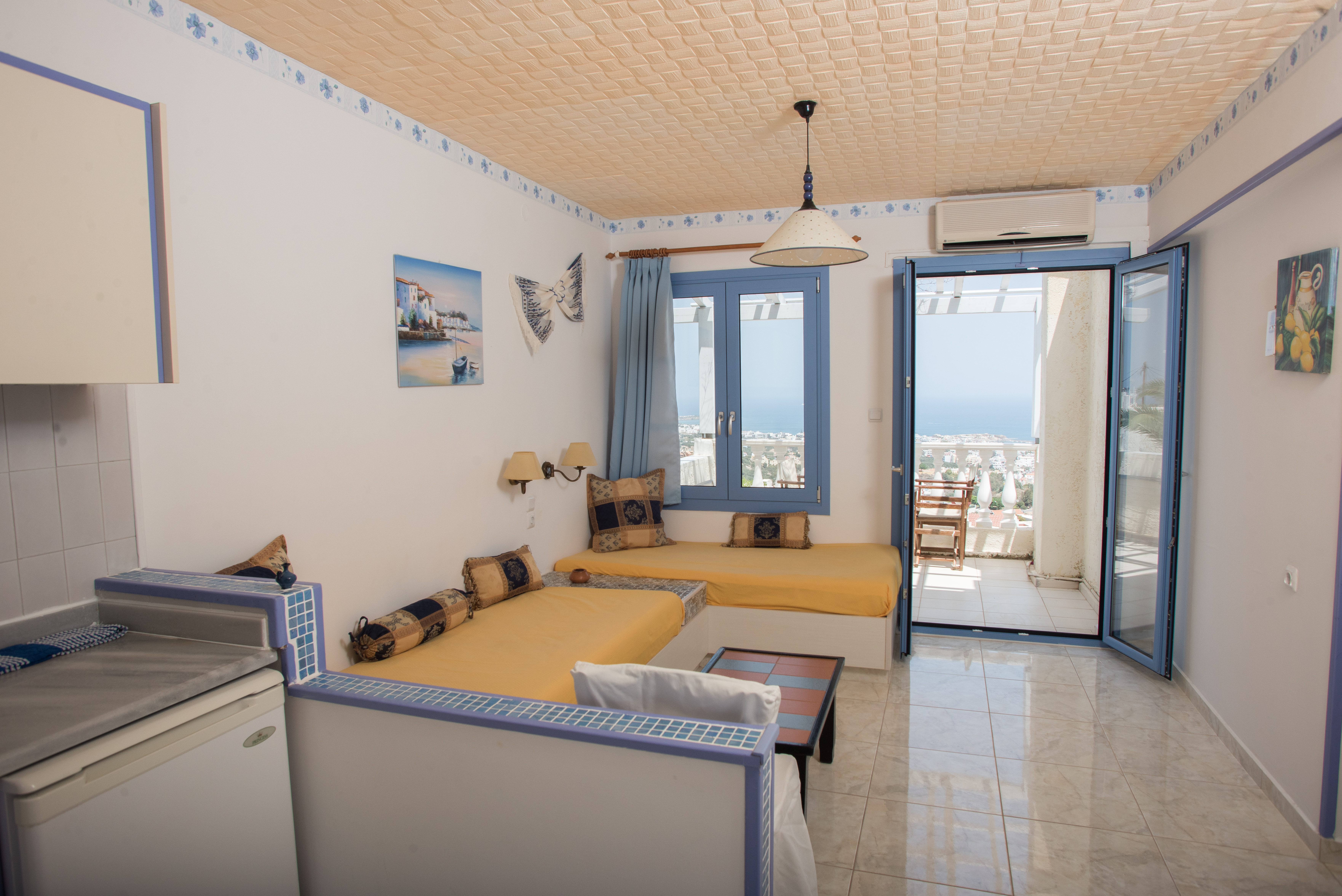 Art Hotel Korifi Suites