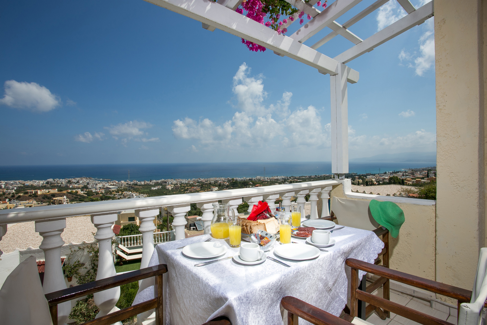 Art Hotel Korifi Suites