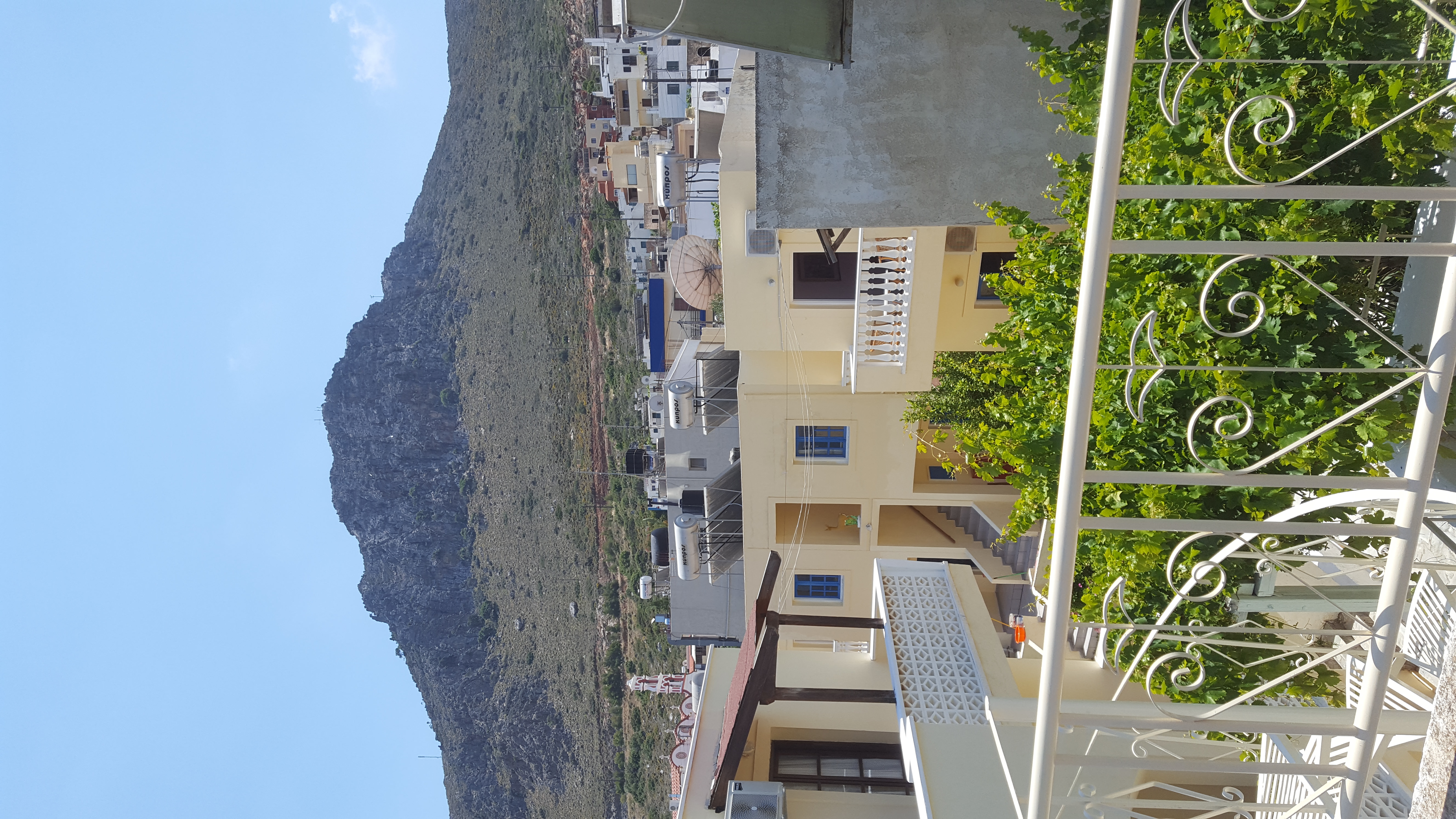 Hesperia Apartments