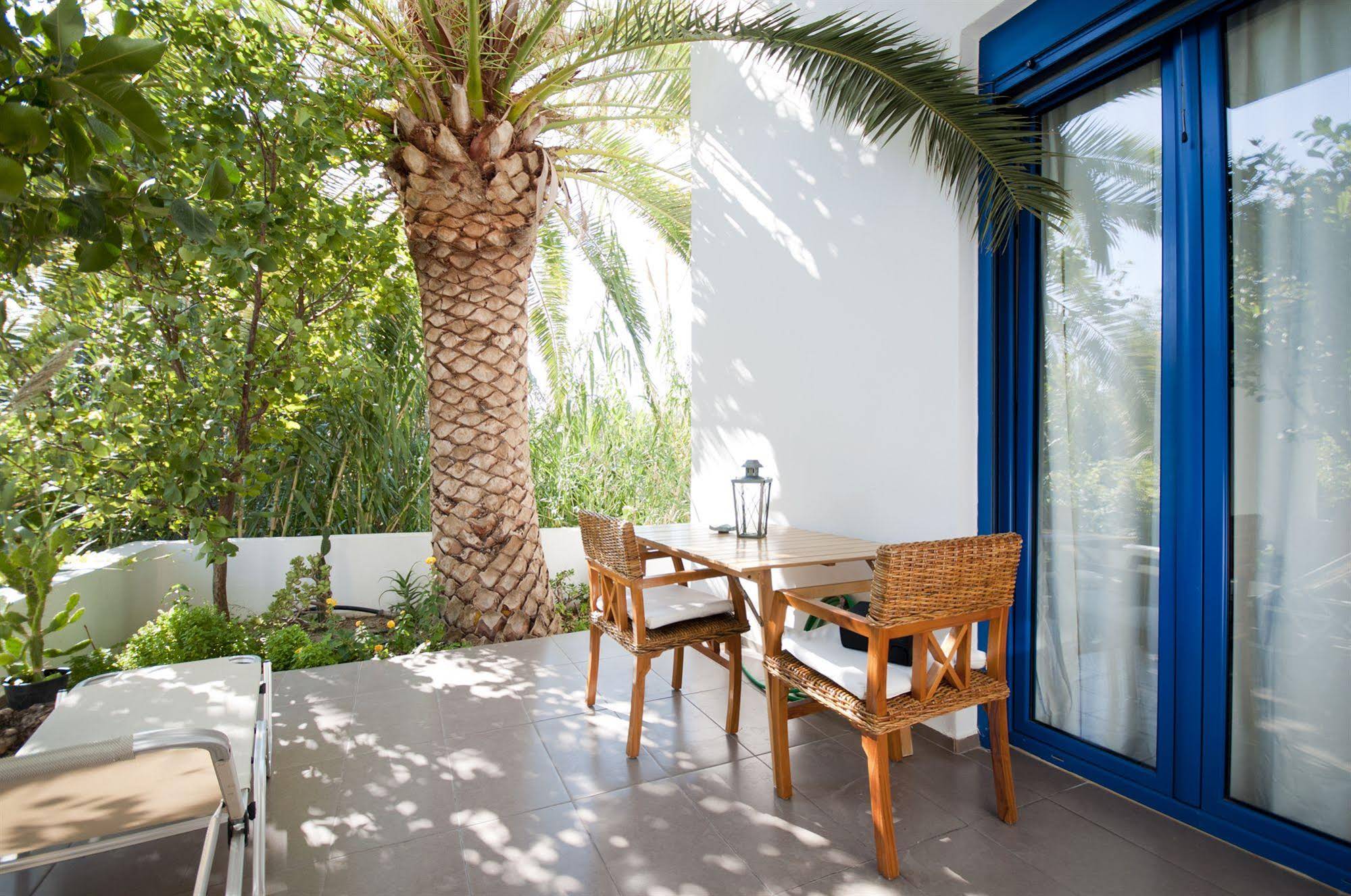 Anna Plakias Apartments