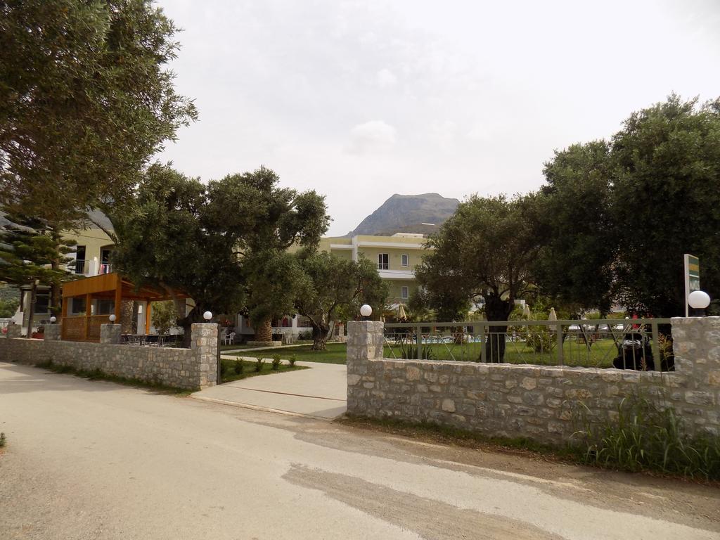Manolis Apartments