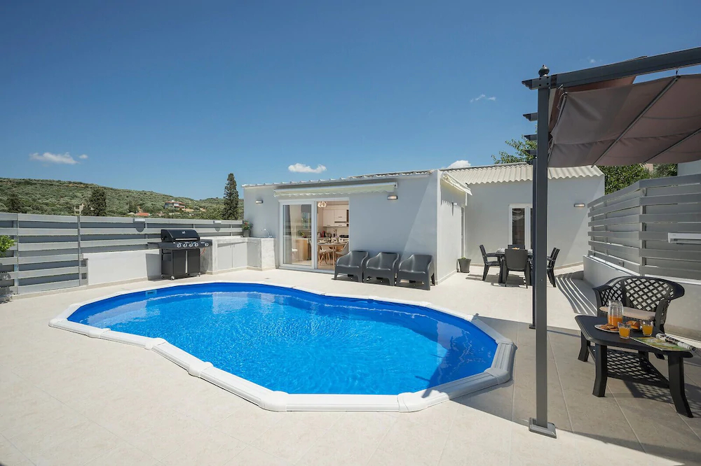 B&M Villas