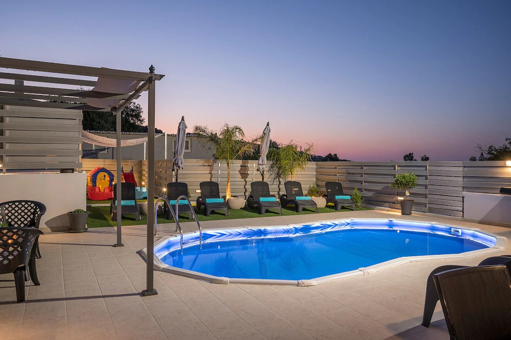B&M Villas