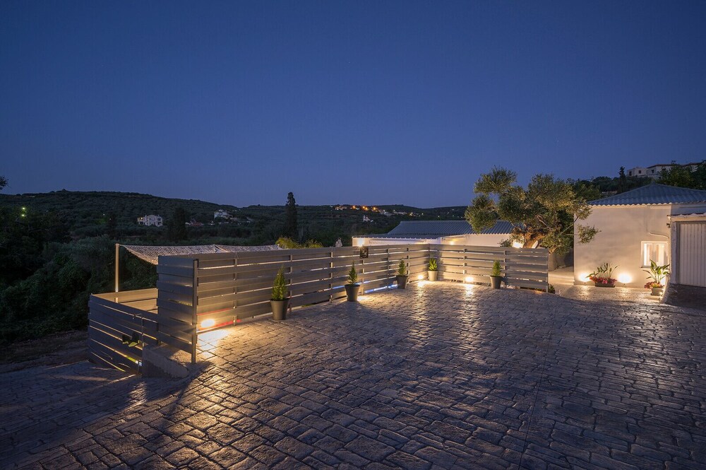 B&M Villas
