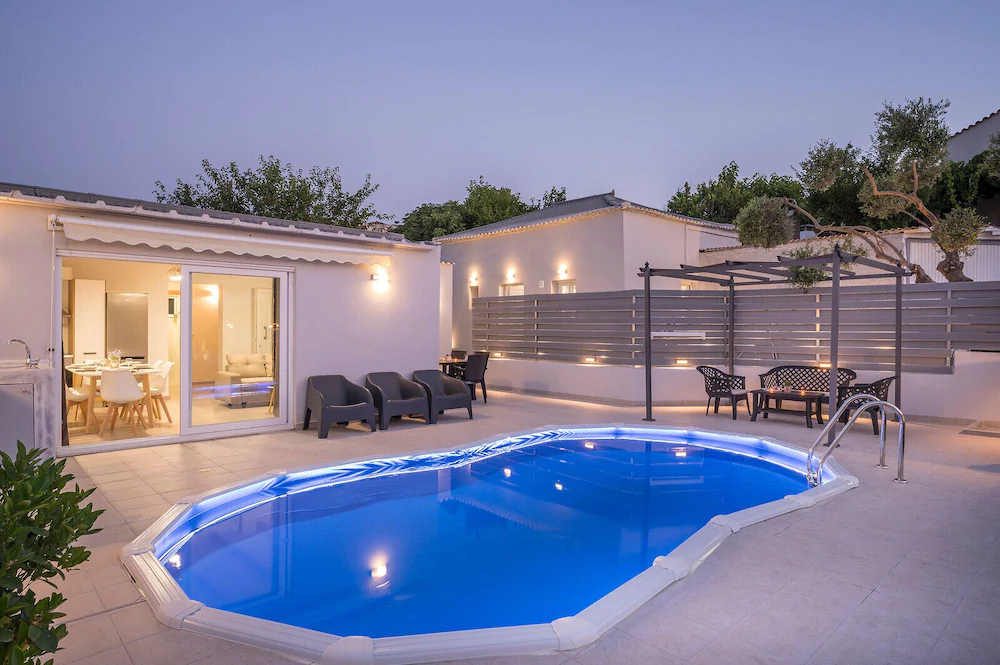 B&M Villas