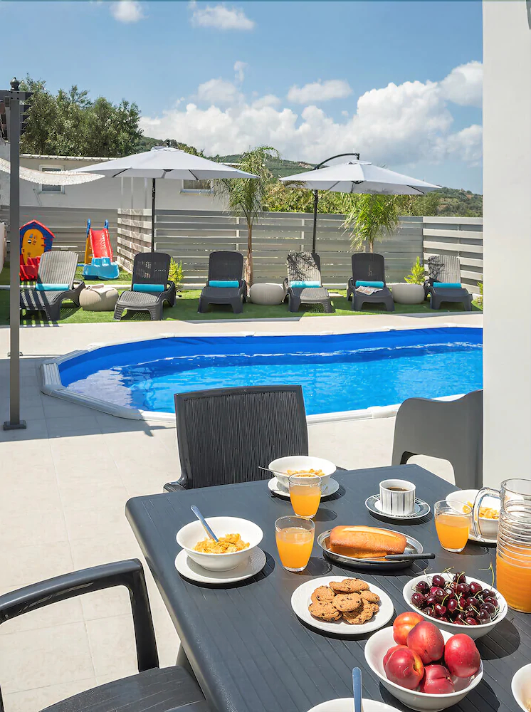 B&M Villas