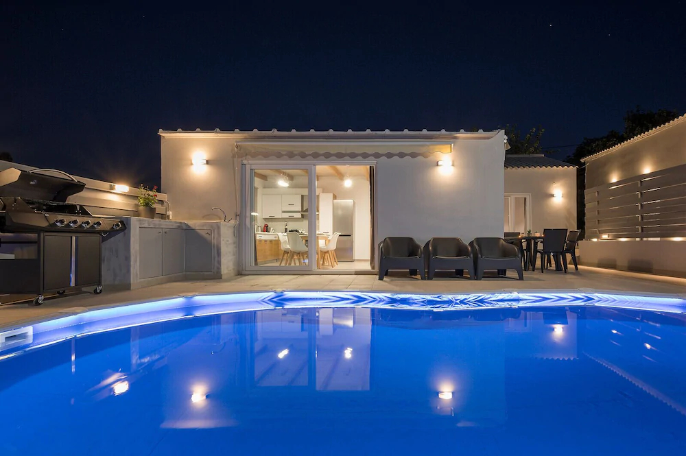 B&M Villas