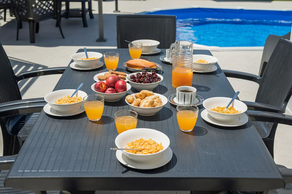 B&M Villas