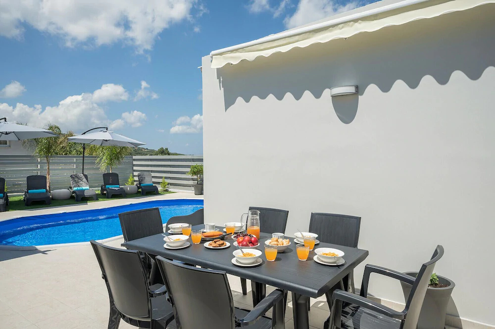 B&M Villas