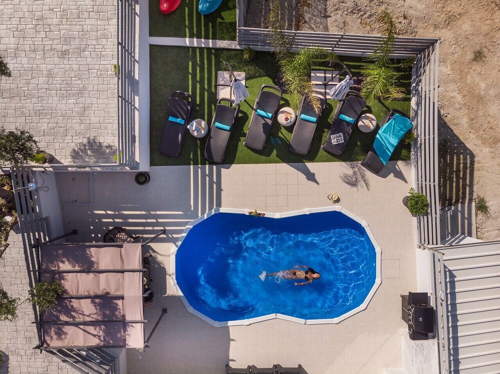 B&M Villas