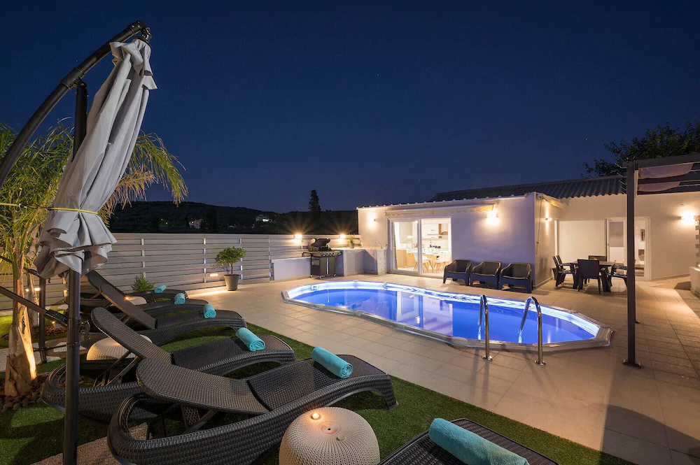 B&M Villas