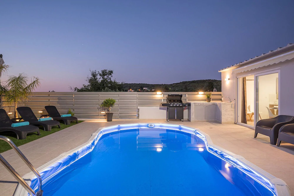 B&M Villas