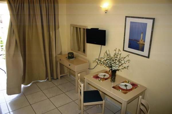 Apollon Studios & Apartments