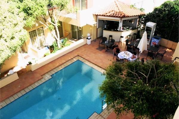 Apollon Studios & Apartments