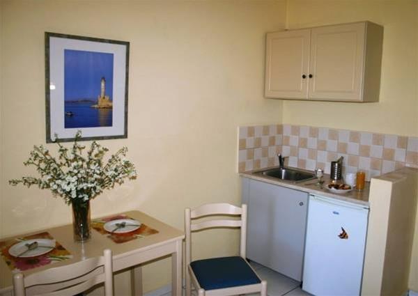 Apollon Studios & Apartments