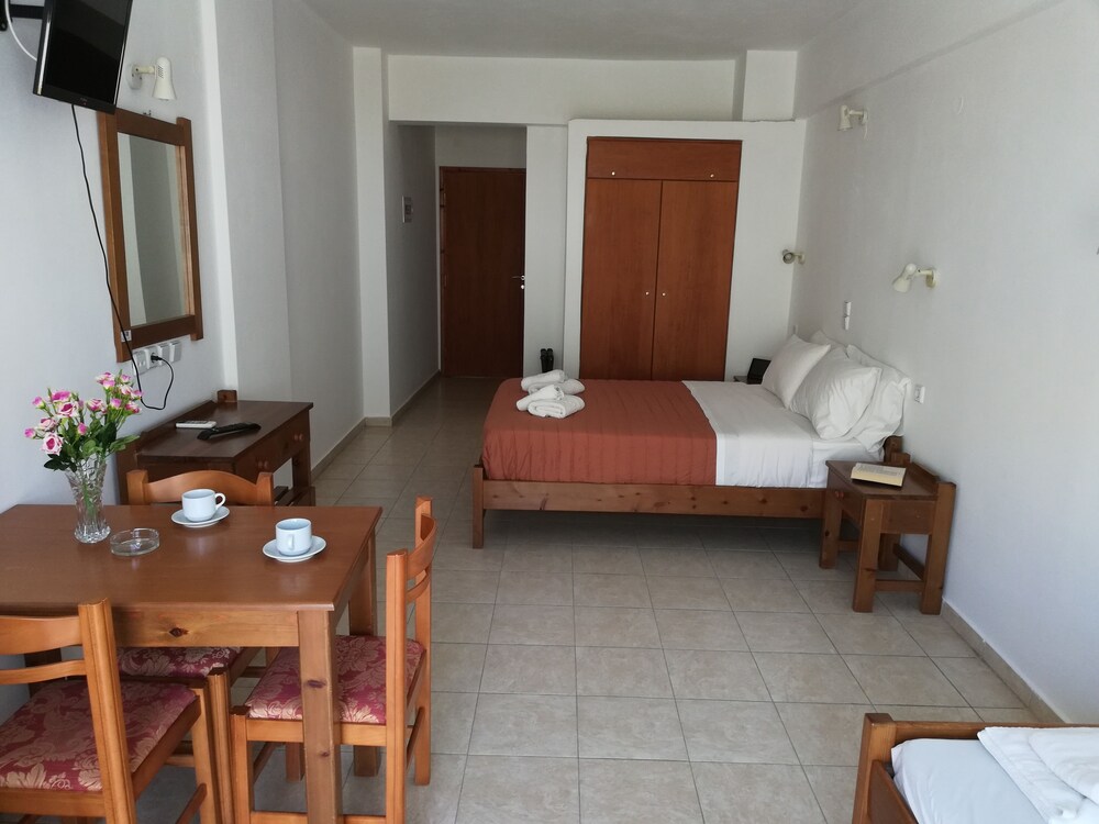 Karmi Studios & Apartments