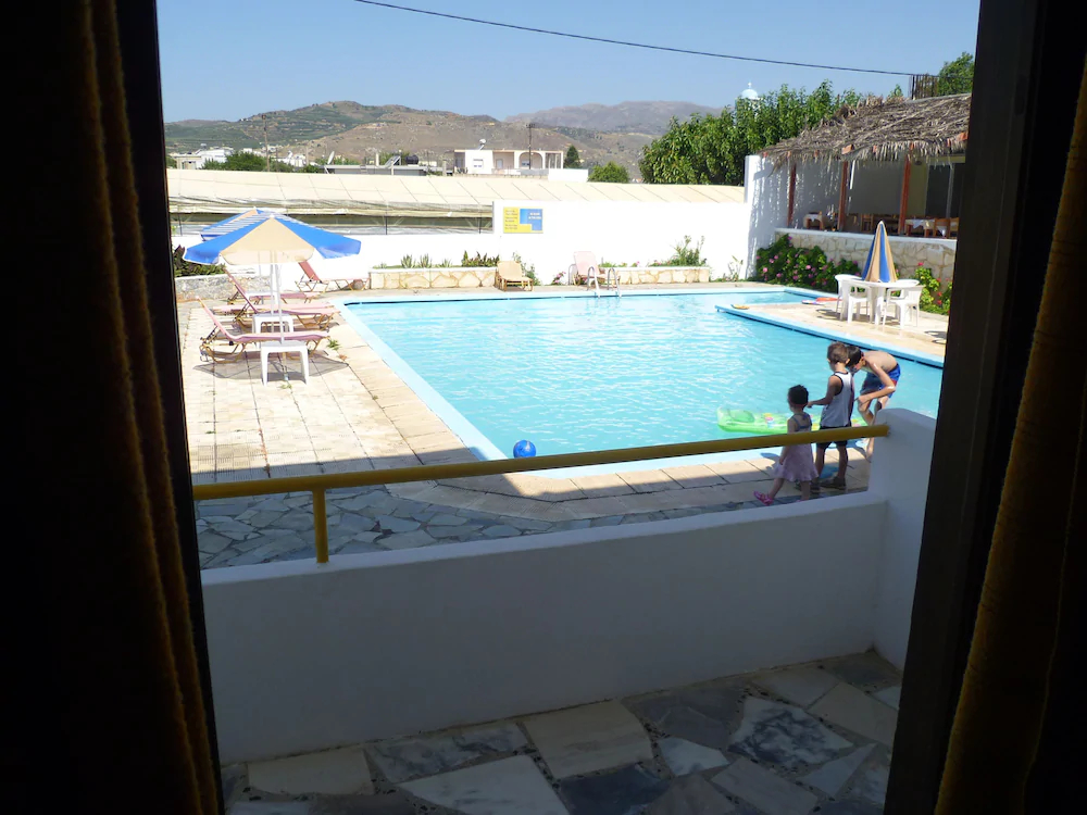 Karmi Studios & Apartments