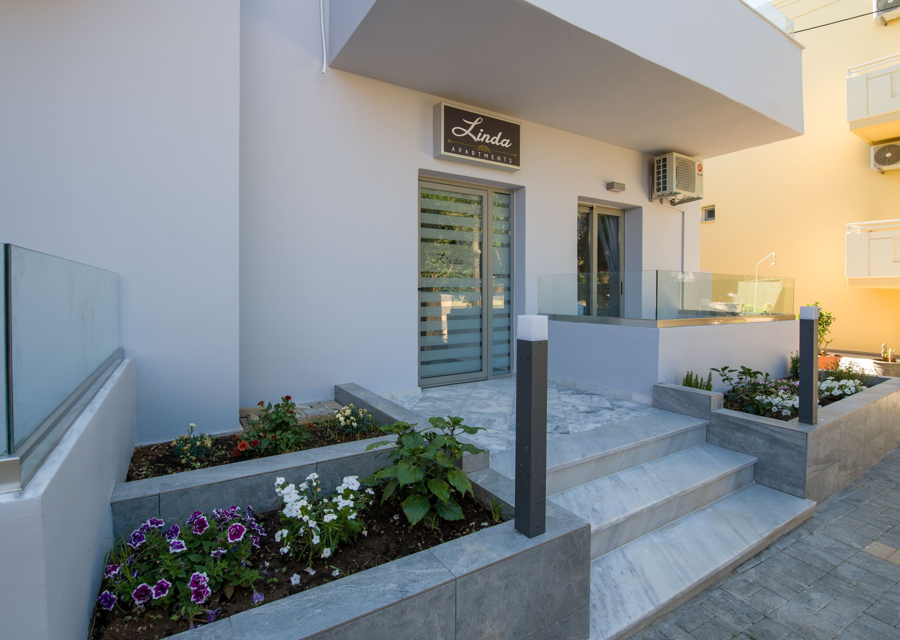 Linda Apartments