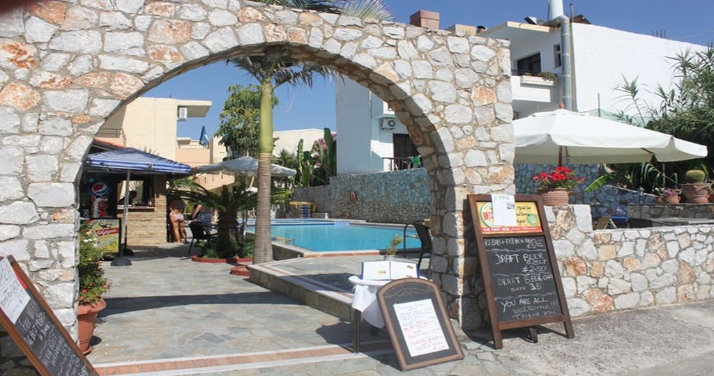Lola's Hotel