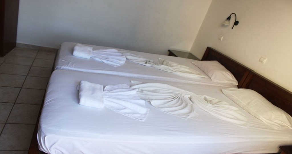 Lola's Hotel